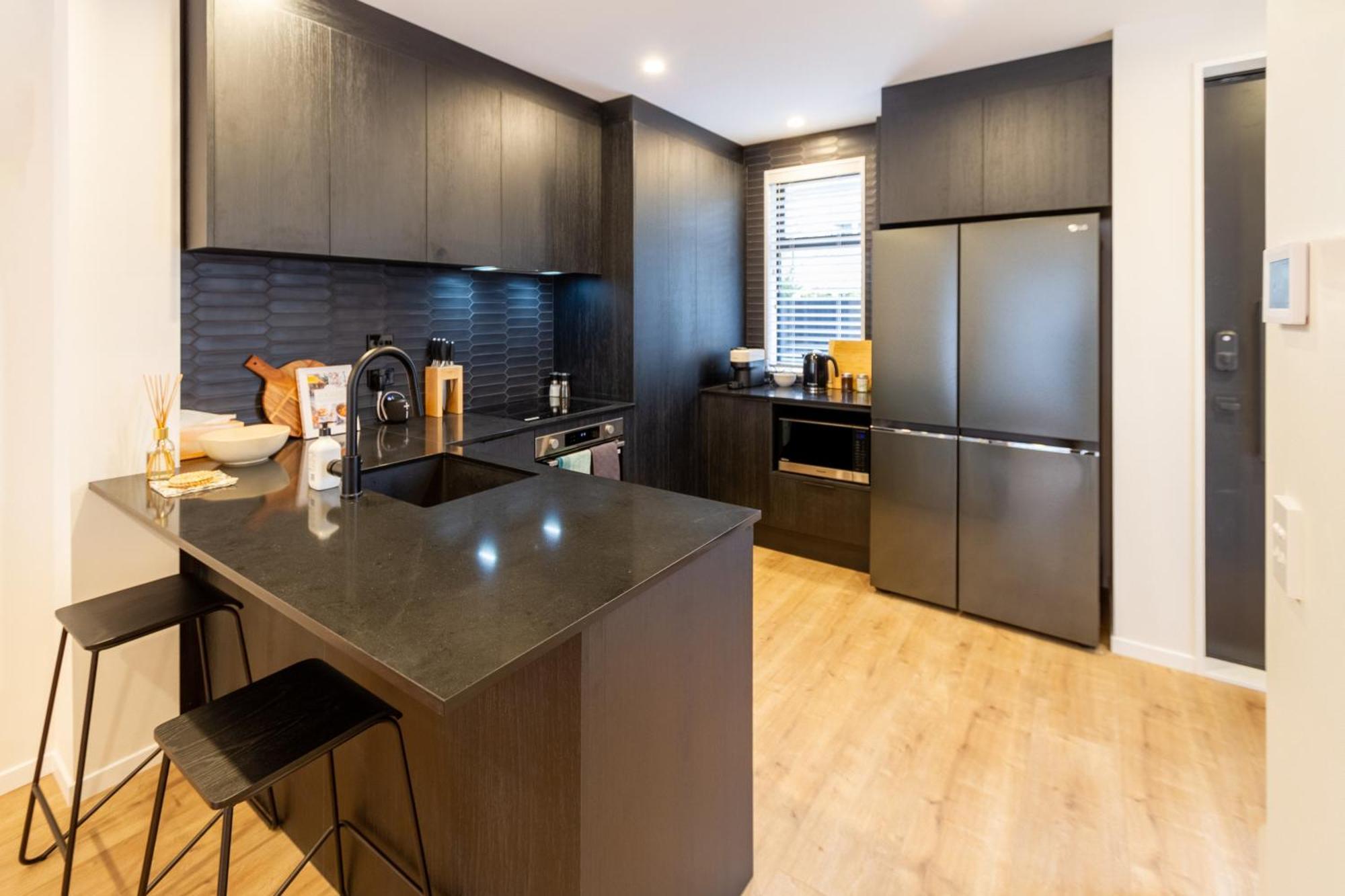 Stylish 3 Bedroom Home In Prime City With Garage Крайстчёрч Экстерьер фото
